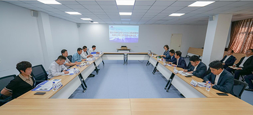 省森工集團(tuán)露水河林業(yè)局與長白山旅游股份有限公司就森林旅游、促進(jìn)林業(yè)轉(zhuǎn)型升級開展業(yè)務(wù)對接